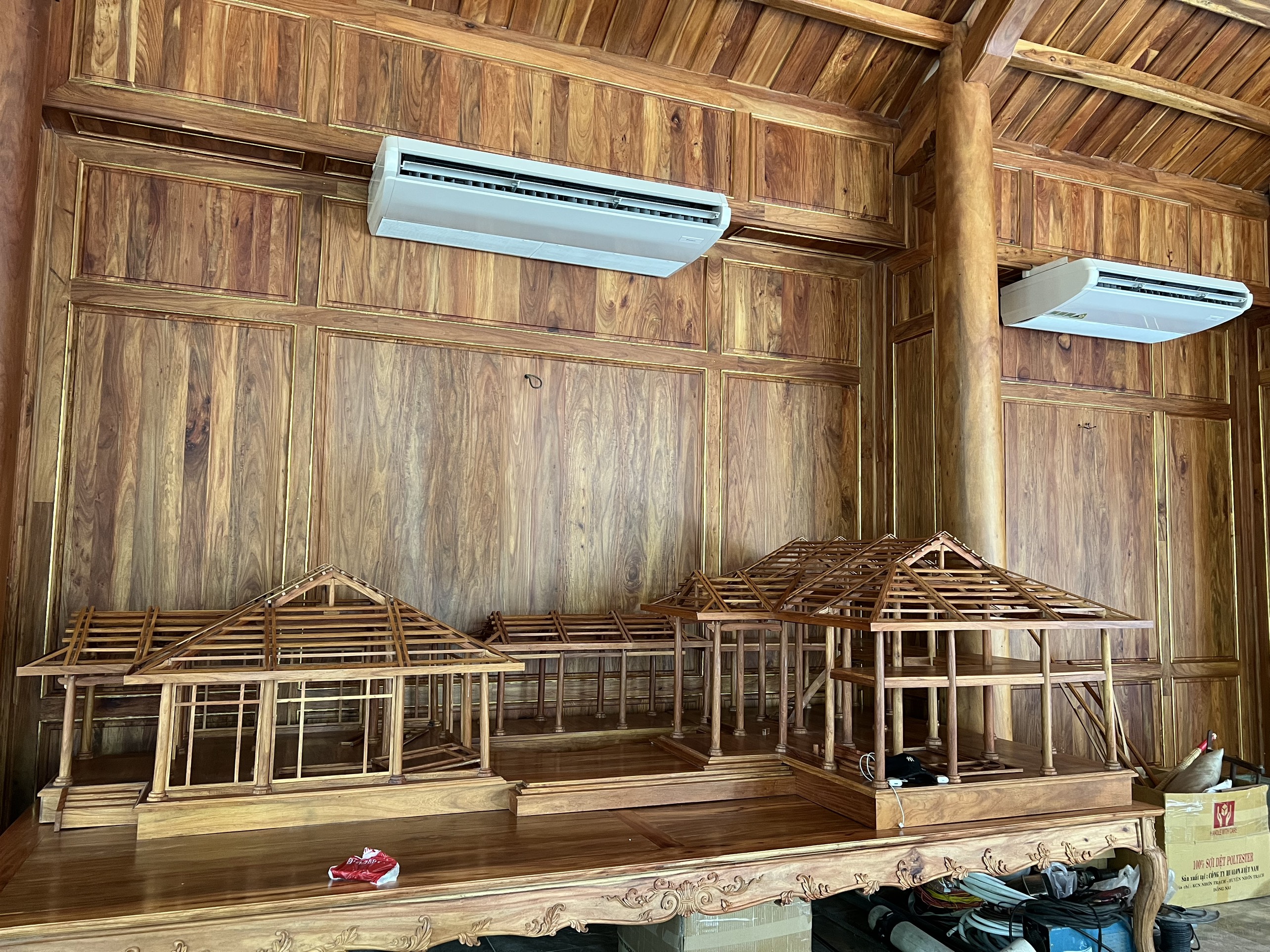 NHÀ GỖ - 12 ĐOÀN KẾT